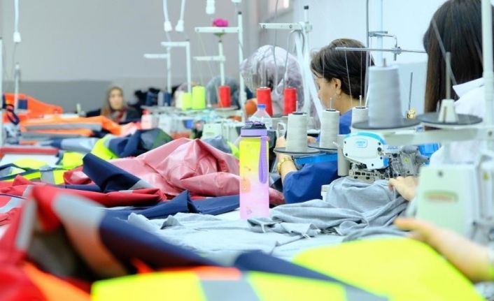 Sektörler arasında en yüksek aktif büyüklük imalat sektöründe oluştu