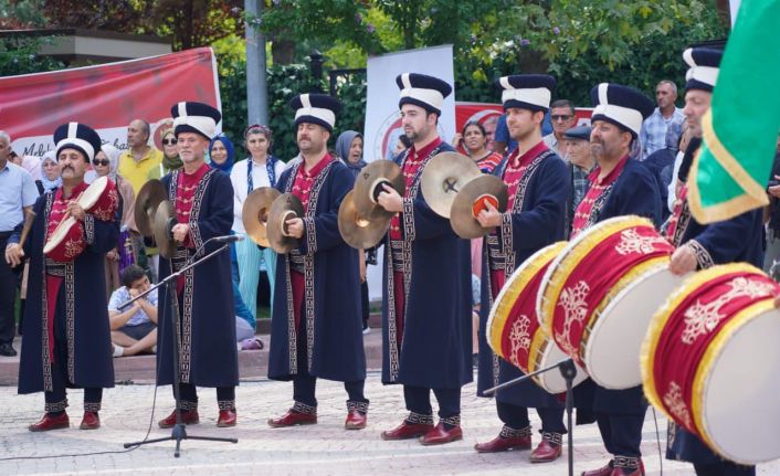 Şeyh Edebali Türbesi’nde mehteran eşliğinde şifalı pilav ikramı