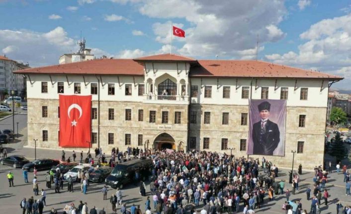 Sivas Valiliği Instagram hesabı 100 bin takipçiye ulaştı