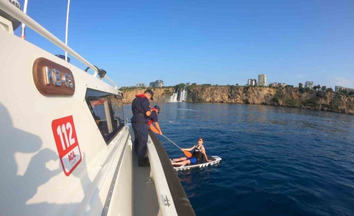 Sosyal medyadan izinsiz kürek sörfü kiralayan yabancı uyrukluya sınır dışı kararı