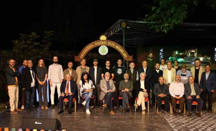 Suçıktı Şiir Akşamlarına şiir severler büyük ilgi gösterdi