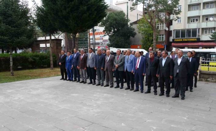 Tatvan’da İlköğretim Haftası törenle kutlandı