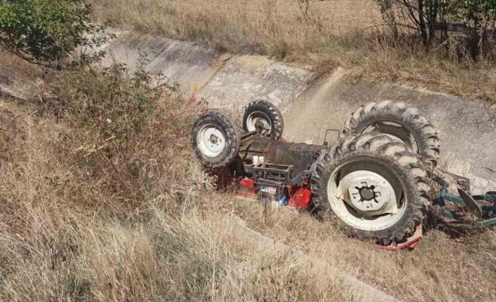 Traktör dere yatağına yuvarlandı: 1 ölü