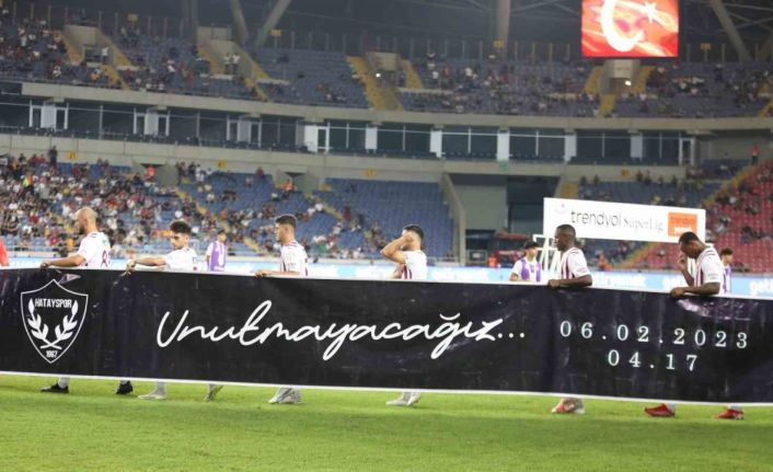 Trendyol Süper Lig: A. Hatayspor: 0 - Y. Adana Demirspor: 1 (İlk yarı)