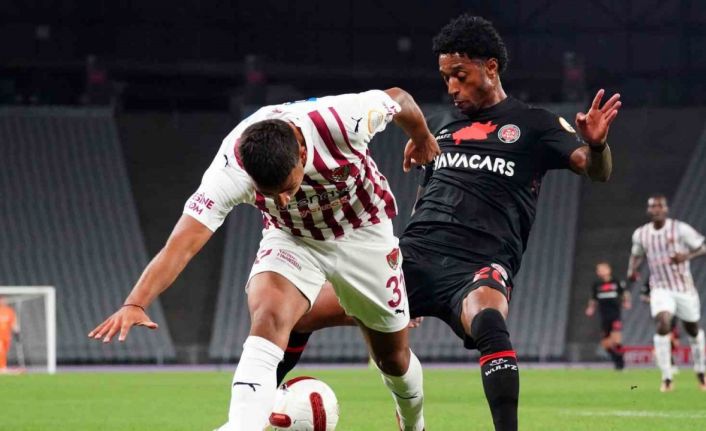 Trendyol Süper Lig: Fatih Karagümrük: 0 - Hatayspor: 0 (İlk yarı)