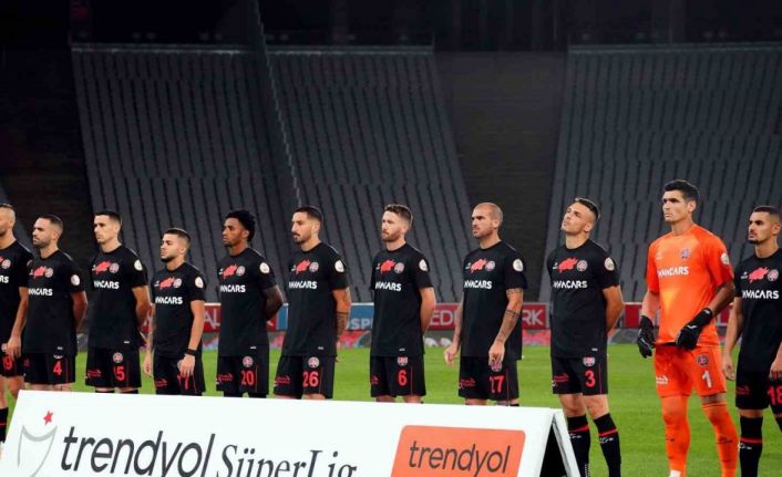 Trendyol Süper Lig: Fatih Karagümrük: 0 - Hatayspor: 0 (Maç devam ediyor)
