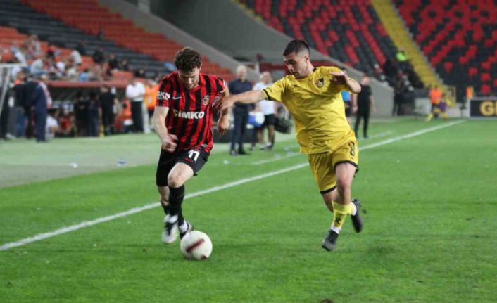 Trendyol Süper Lig: Gaziantep FK: 0 - İstanbulspor: 0 (İlk yarı)