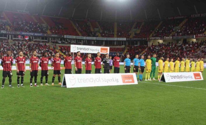 Trendyol Süper Lig: Gaziantep FK: 0 - İstanbulspor: 0 (Maç devam ediyor)