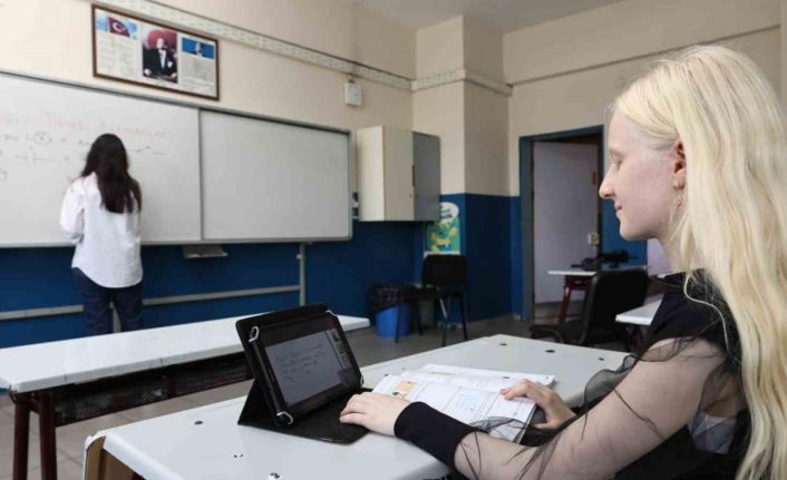 Türk Telekom TahtApp uygulaması ile az gören çocukların eğitimine destek veriyor