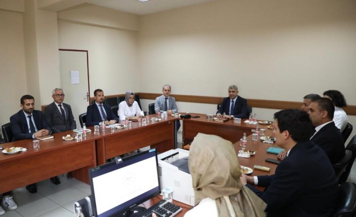 Vali Aslan sağlık yatırımları ile ilgili bilgi aldı