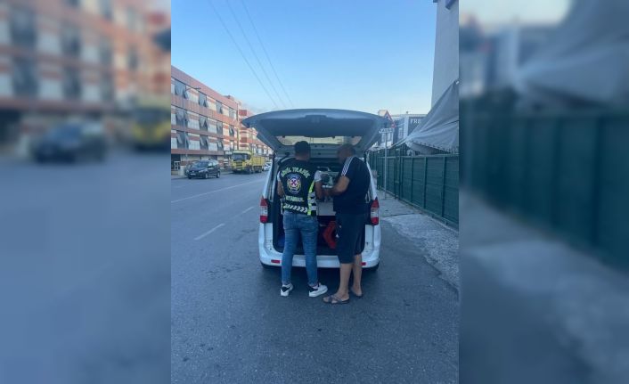 Yan yatmış dorsesiyle trafikte seyreden tır şoförüne 2 bin 254 lira ceza