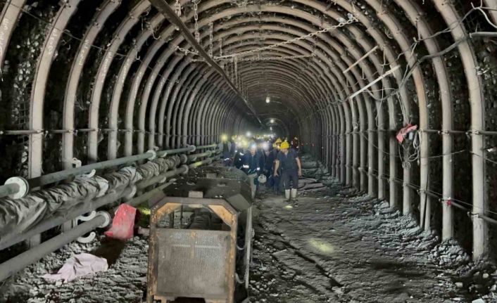 Yerin yüzlerce metre altındaki maden işçilerinin açlık grevi sona erdi