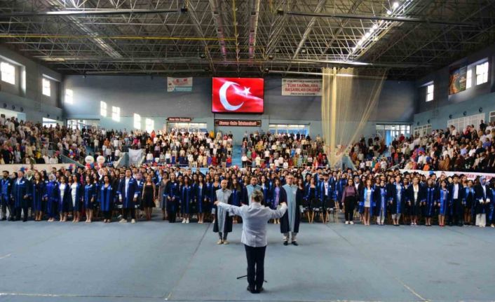 ZBEÜ mezunlarını uğurladı