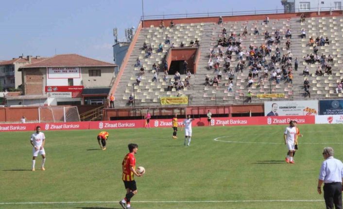 Ziraat Türkiye Kupası: Edirnespor: 1 - Çorlu 1947:2