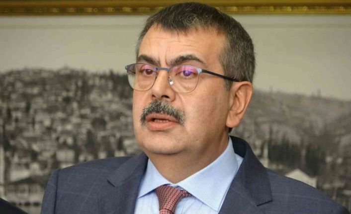Bakan Tekin: "Başka ülkede okusak ’devrim yapmışlar’ diyebileceğimiz rakamlar var ama politikada bu çok eleştiri konusu oluyor"