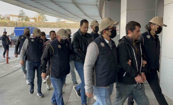 FETÖ şüphelisi 4 kişi adli kontrol şartı ve yurt dışına çıkış yasağıyla serbest kaldı