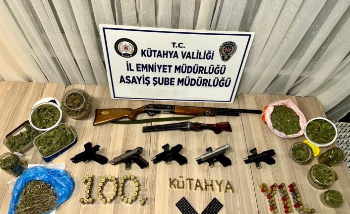 Kütahya’da darp ve silahla tehdit olayına karışan 8 kişi gözaltına alındı