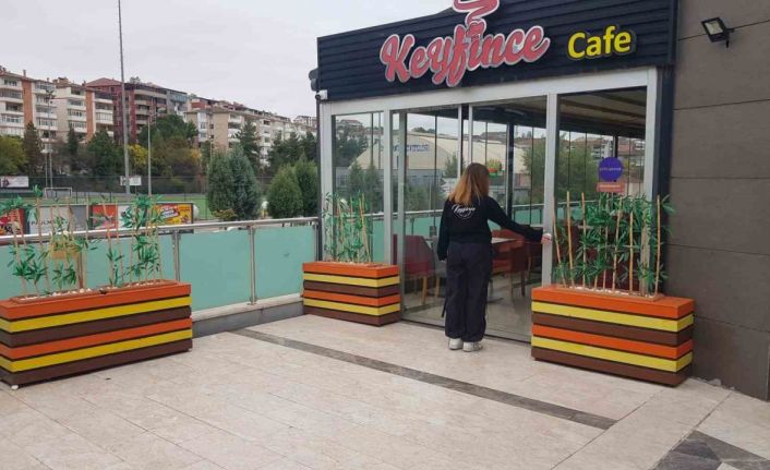 Yavru ayının paniğe neden olduğu iş yerindeki çalışan o anları anlattı