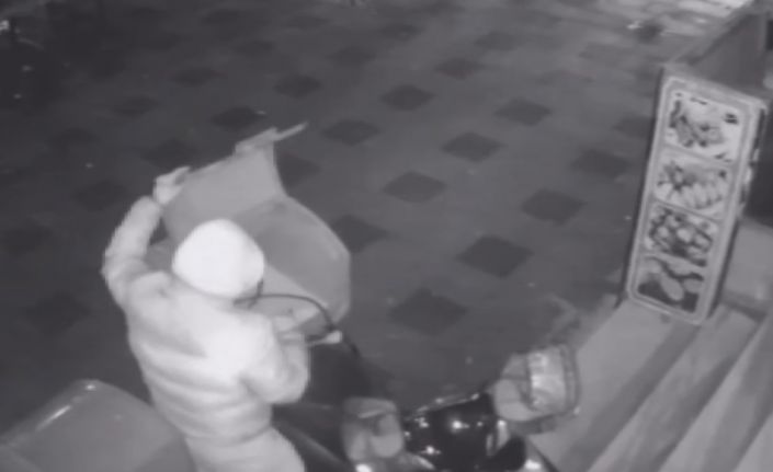 Bayrampaşa’da bir kişi eski çalıştığı iş yerine girerek motosikleti çaldı