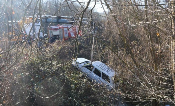 Emekli aylığını çekmek için evden çıkmıştı, dere yatağında otomobilde cesedi bulundu