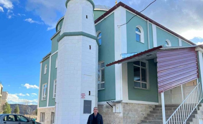 Emet İmam Hatip caminin dış cephesi ve iç mekanı hayırseverce yenilendi