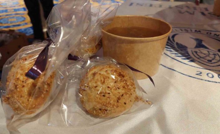 Gastronomi öğrencileri 100 yıllık Cumhuriyet kahramanları anısına seferberlik çöreği yaptı