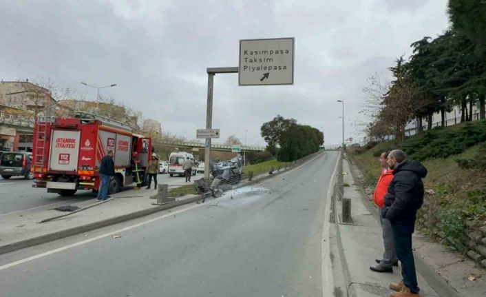 Şişli’de alkollü sürücü kaza yaptı, sağlık ekiplerini reddederek olay yerinden kaçtı