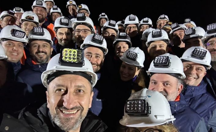 Türk Telekom CEO’su Ümit Önal: “Memleketin bir şehrini değil, her şehrini fiber ağlarla örüyoruz”