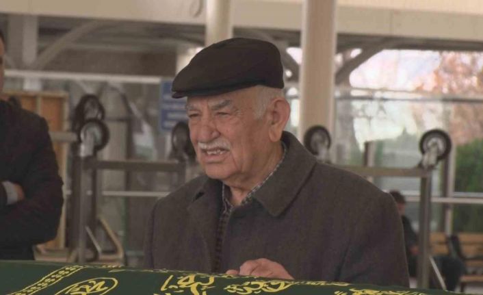 Ankara’da kaldırımda yürürken otomobil çarpması sonucu hayatını kaybeden 2 kişi toprağa verildi