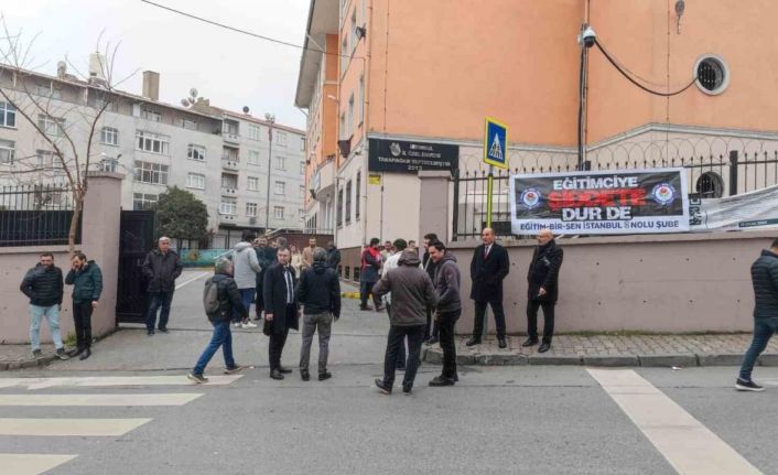Gaziosmanpaşa’da veliden, öğrencilerine "arkadaşlarınızı iyi seçmelisiniz" konuşması yapan öğretmene darp iddiası