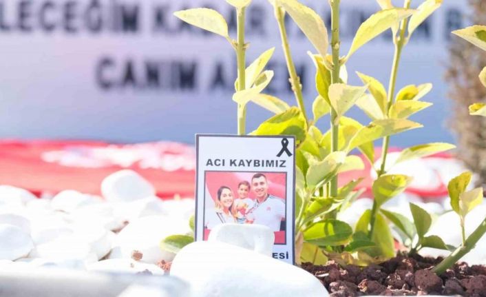 Hentbol Milli Takım Kaptanı Cemal Kütahya ve ailesi asrın felaketinin yıl dönümünde anıldı