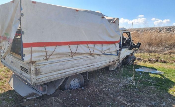 Kontrolden çıkan kamyonet devrildi: 1 yaralı