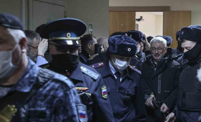 Rusya’da insan hakları aktivisti Orlov, hapis cezasına çarptırıldı