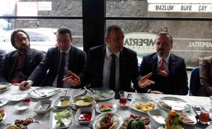 Sağlık turizmiyle ilgili yurtdışından Trabzon’a gelecek hastaların ulaşım sorunlarını konuştular