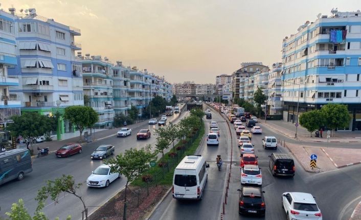 Antalya’da motorlu kara taşıtları sayısı 1 milyon 466 bin 17 oldu