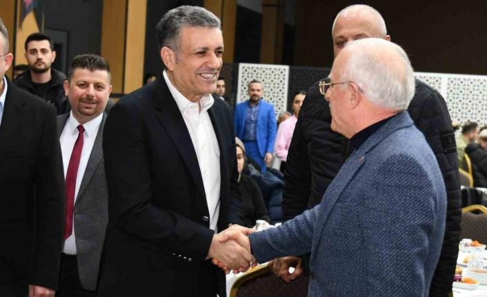 Esenyurt Belediye Başkanı Bozkurt bölge sanayicileri ve iş insanları ile iftar sofrasında buluştu