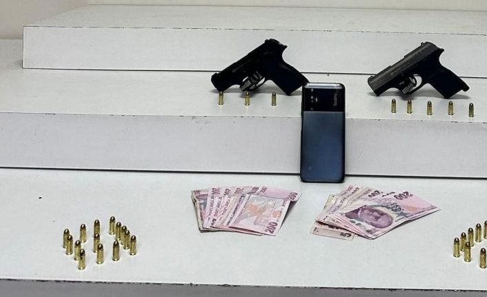 Küçükçekmece’deki silahlı kuyumcu soygununun yeni güvenlik kamerası görüntüleri ortaya çıktı