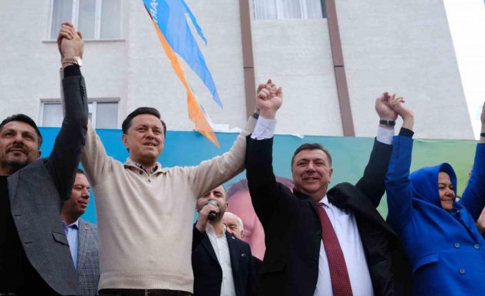 Nebi Hatipoğlu: "Cumhuriyet Halk Partisi’nin bütün elementleri üstüme geliyor"