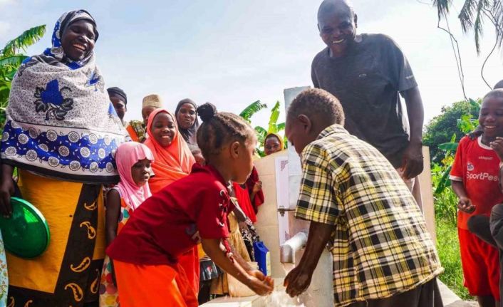 Türk doktorları dünyadaki kurak ülkelerde temiz suya erişim için çalışıyor