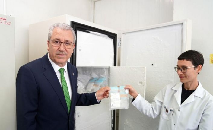 Uzayda yetişen ilk bitkinin örnekleri kuru buz içerisinde Ege Üniversitesine ulaştı