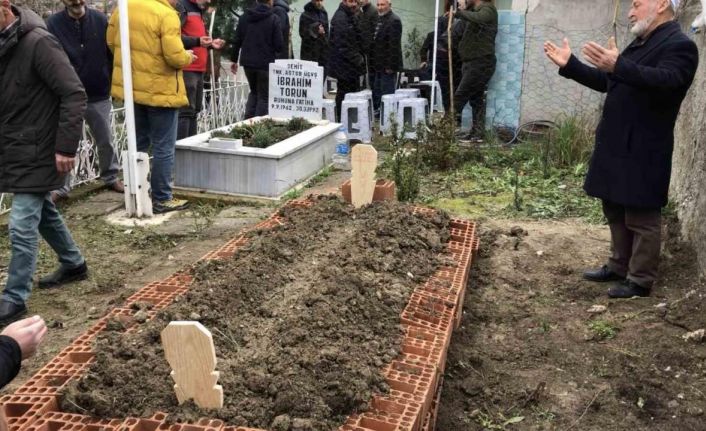 Vefat eden felçli baba Ali Torun, şehit evladının yanına defnedildi