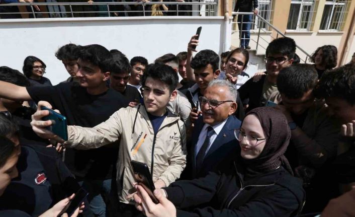 Kayseri Büyükşehir’den 18 milyon TL’lik eğitim desteği