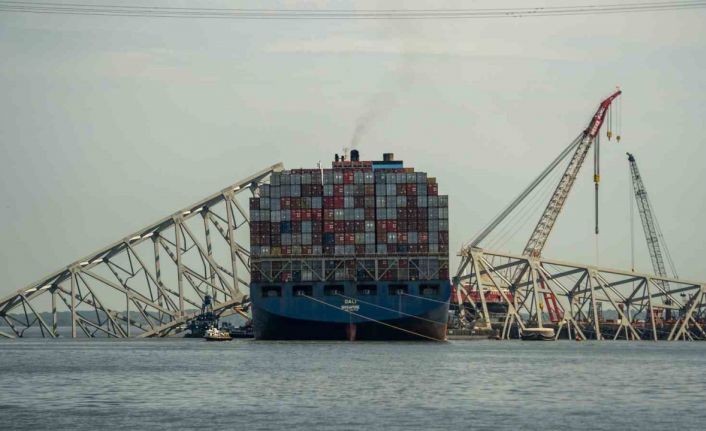 ABD’de yıkılan köprüden nehre düşen işçilerin tamamının cansız bedenine ulaşıldı