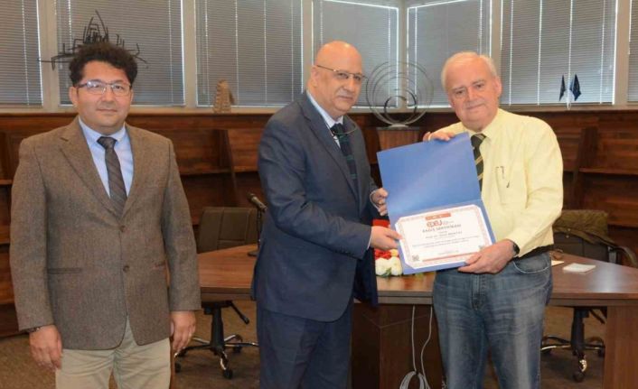 Anadolu Üniversitesi’nde kültür söyleşilerine Prof. Dr. Halil Berktay konuk oldu