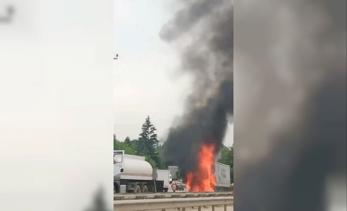 Bursa’da tır alevlere teslim oldu