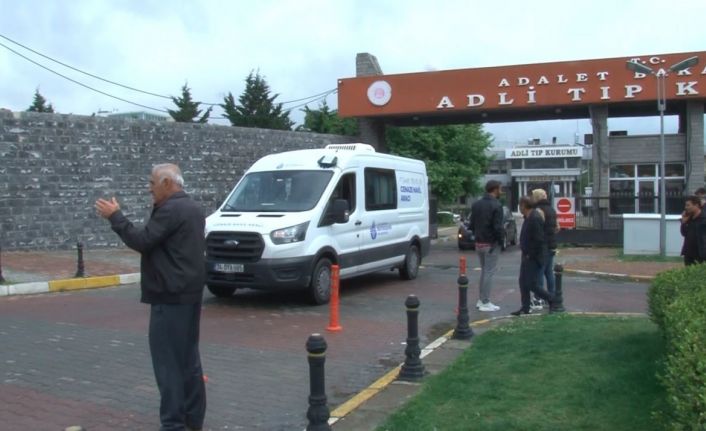 Esenyurt’ta arkadaşı tarafından silahla öldürülen çocuğun cenazesi Adli Tıp Kurumu’ndan teslim alındı