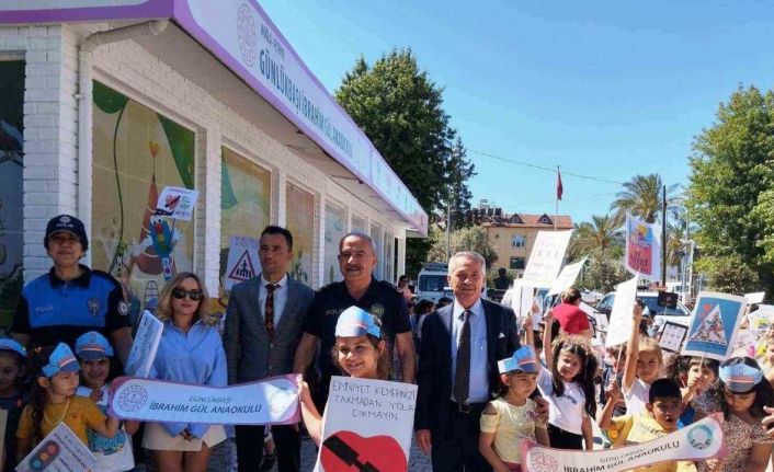 Fethiye’de anaokulu öğrencileri trafik kurallarını öğrendi