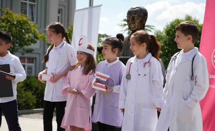 İstanbul’da “Sağlıklı Çocuk, Sağlıklı Gelecek” eğitimi, İl Sağlık Müdürü Prof. Dr. Memişoğlu: “Çocukları eğitmek geleceği garantiye almak demek"