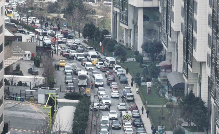 İstanbul’da taşıt yoğunluğu dikkat çekiyor, 53 ilin toplamı kadar araç trafiğe kayıtlı