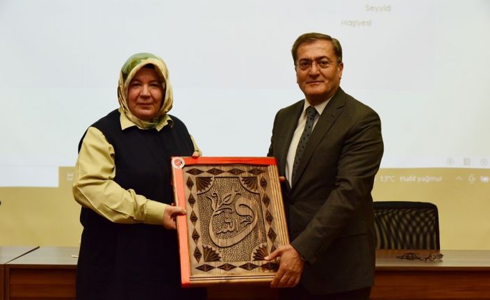 Kastamonu Üniversitesi’nde “Arap Dili Neye Yarar: Medrese’den Fakülteye Bir Muhasebe” isimli söyleşi gerçekleştirildi